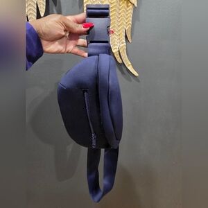 Dagne Dover Ace Fanny Pack Water-Resistant Neoprene Storm Blue Color